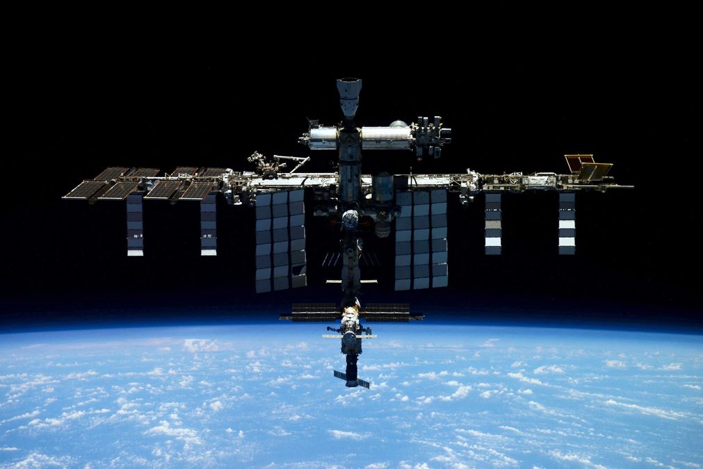 iss-will-take-12-months-to-crash-after-initiating-de-orbit-procedure:-nasa