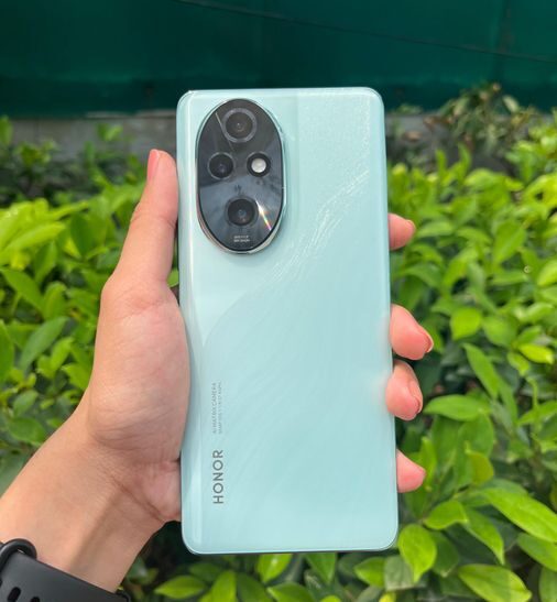 Honor 200 Pro first impressions: An eye-catching phone that is not easy on the pocket