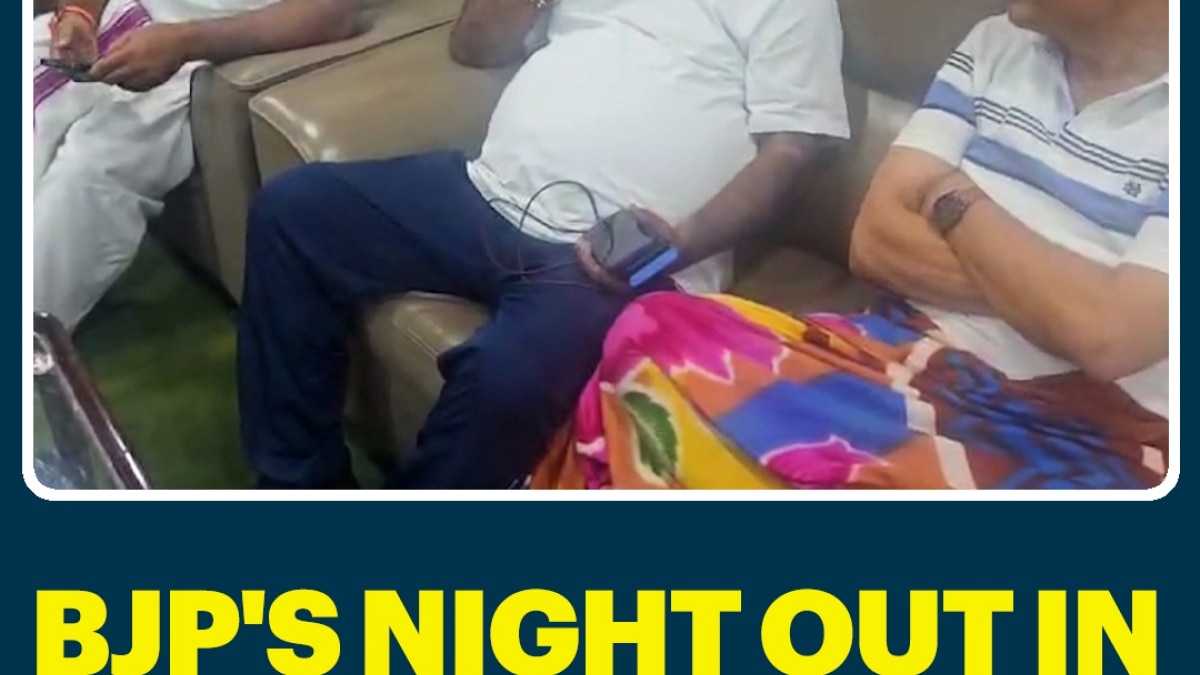 bjp-and-jds-mlas-protest-overnight-in-karnataka-assembly;-demands-cm-siddaramaiah’s-resignation